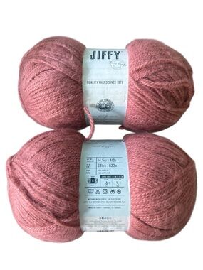2 Skeins Lion Brand Jiffy Clay Argile Acrylic Yarn - Soft Pink Giant Skeins